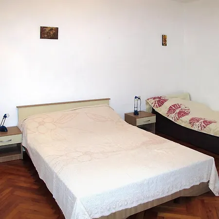 Holiday home Haus Lota *